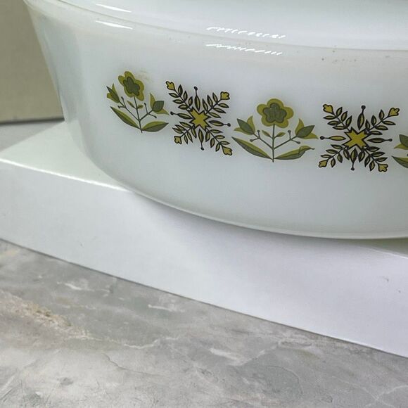 VTG Fire-King Meadow Green Casserole 1.5 QT with lid. - Picture 3 of 9